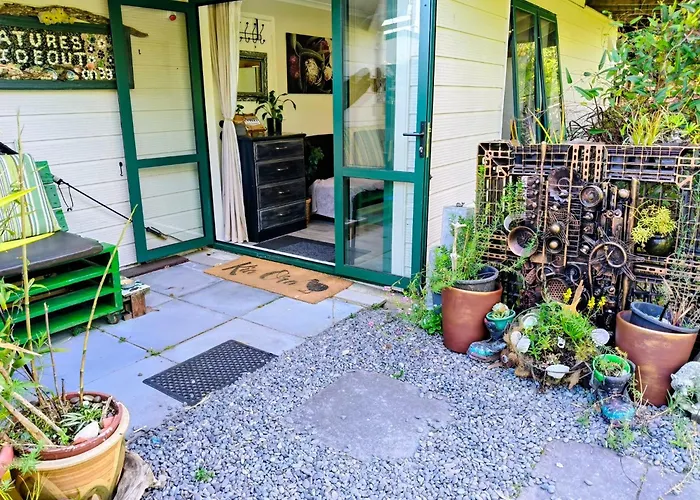 Escape To Tranquility In Rotoruas Heart *